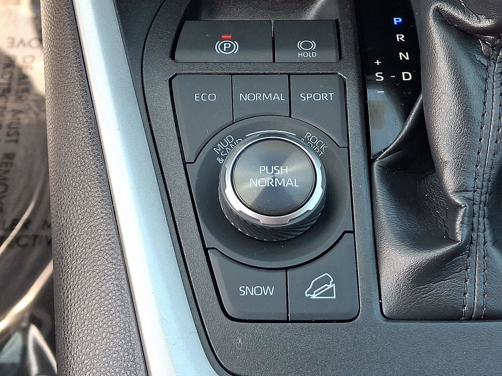 Used 2024 Toyota RAV4 Adventure image 24