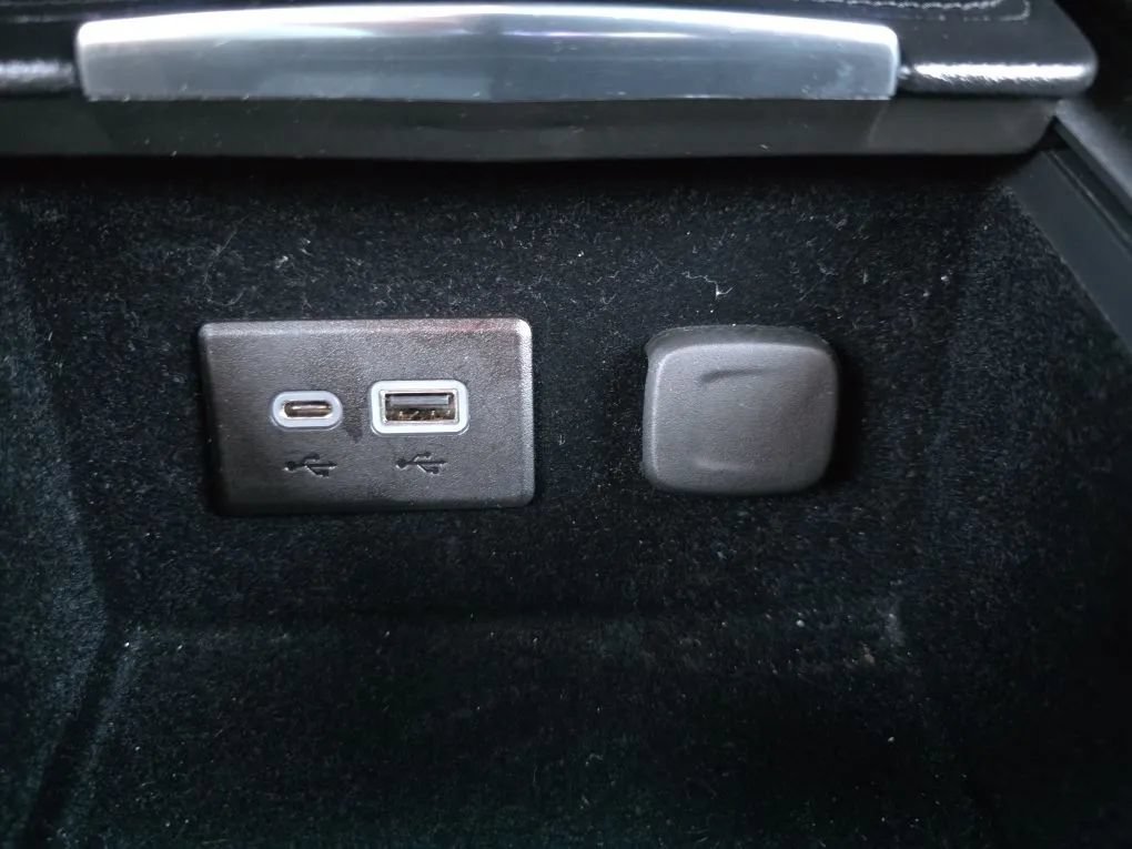 Used 2020 Cadillac XT4 Sport w/ Cold Weather Package AWD/4WD image 31