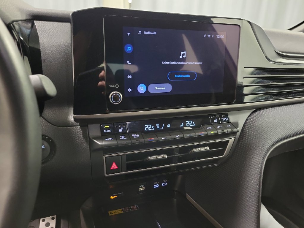 Used 2025 Toyota Camry SE FWD image 17