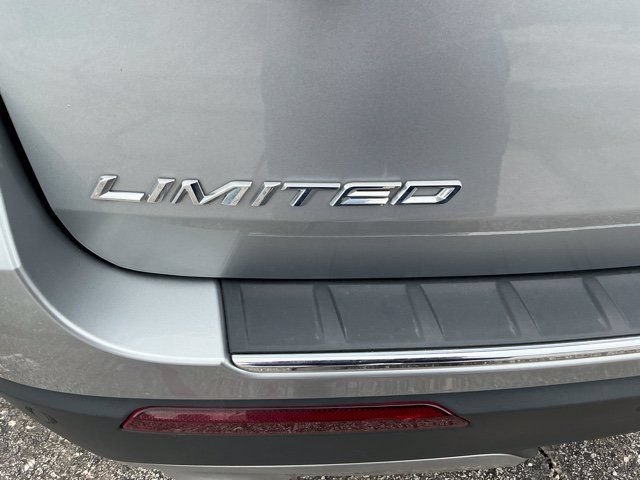 Used 2022 Ford Explorer Limited w/ Equipment Group 301A AWD/4WD image 9