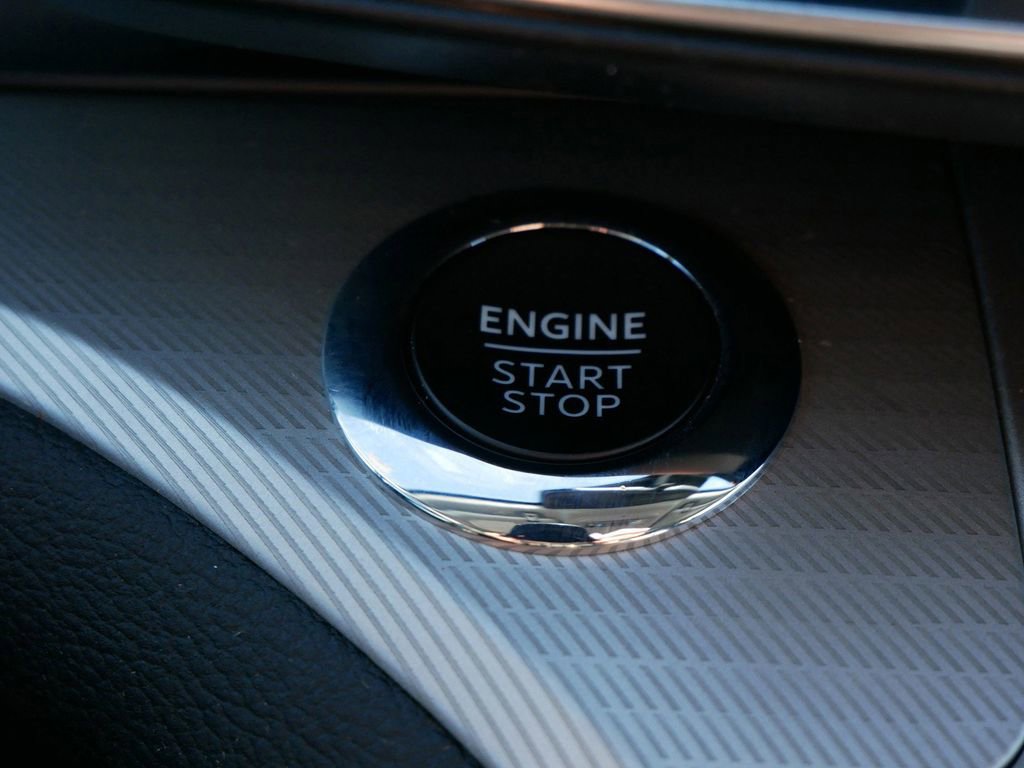 Certified 2022 Ford Explorer XLT w/ Equipment Group 202A image 23