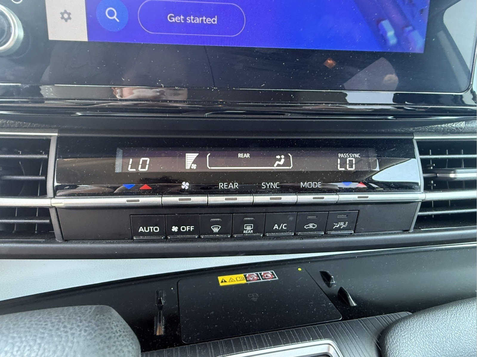 Used 2025 Toyota Sienna LE FWD image 12