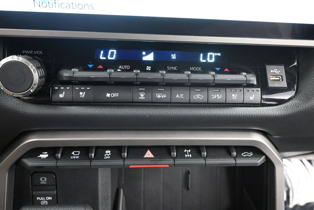 Used 2025 Toyota Tundra Limited w/ TRD Off-Road Package AWD/4WD image 29