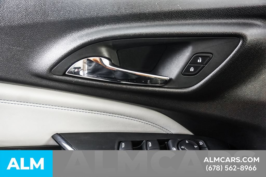 Used 2025 Chevrolet Trax LT FWD image 47