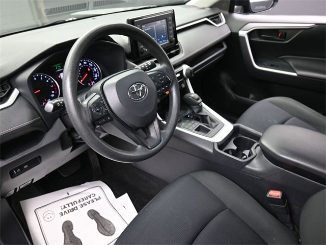 Used 2019 Toyota RAV4 LE image 18