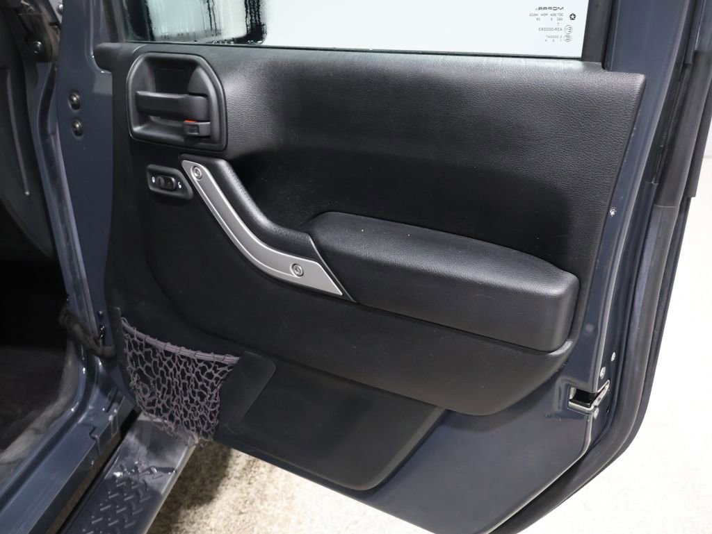 Used 2016 Jeep Wrangler Unlimited Sahara image 22