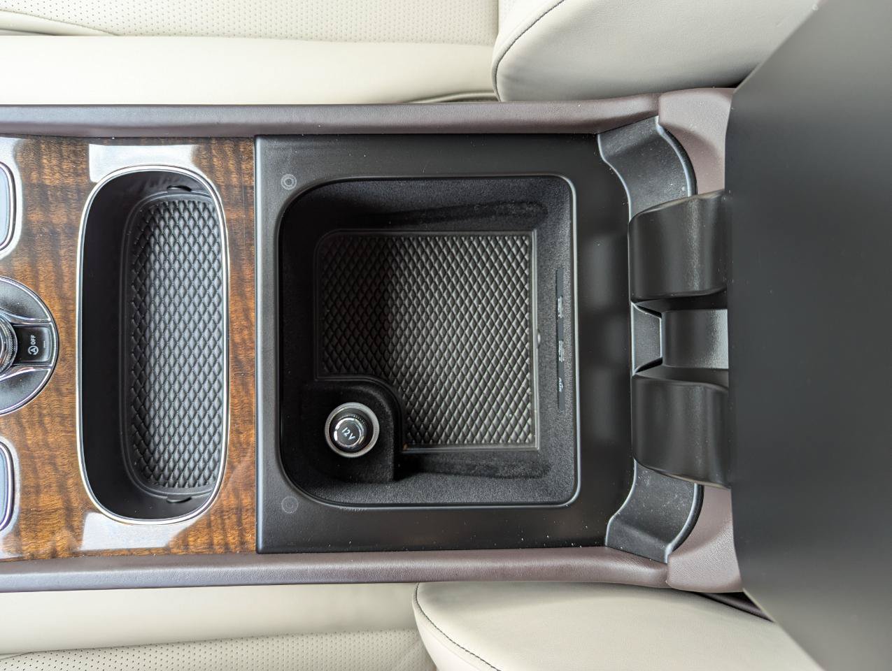 Used 2020 Bentley Bentayga AWD/4WD image 30