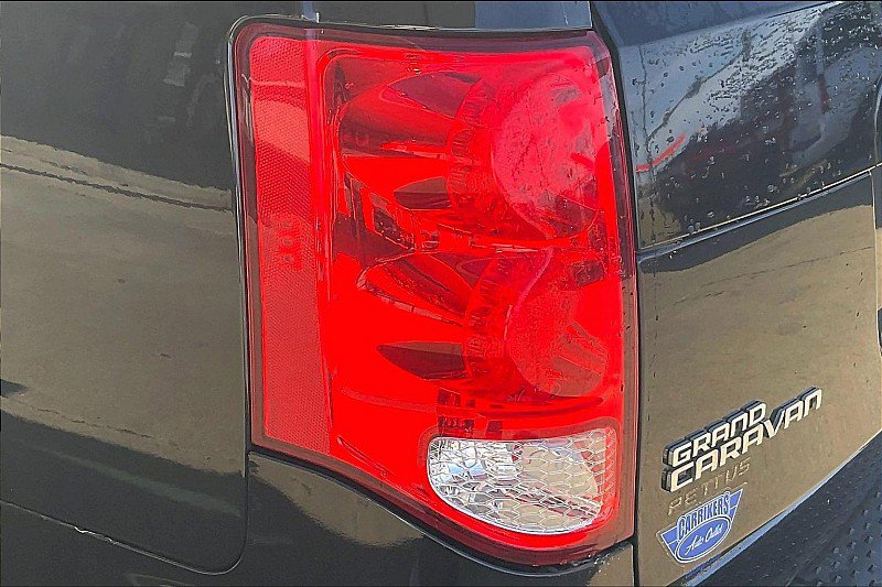 Used 2020 Dodge Grand Caravan SXT image 21
