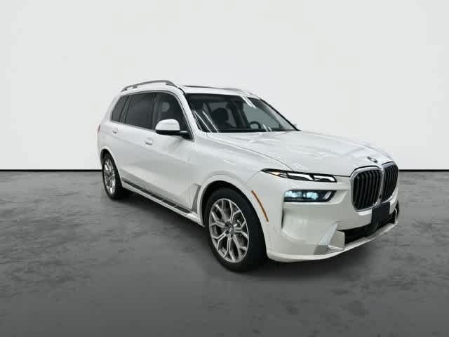 Used 2025 BMW X7 xDrive40i AWD/4WD image 6