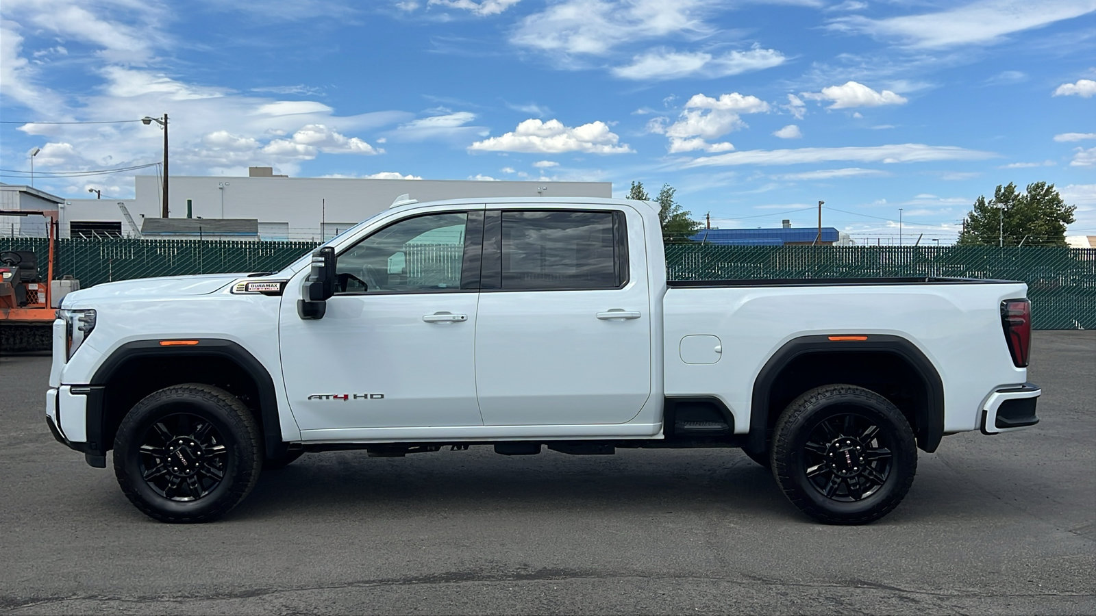 Certified 2025 GMC Sierra 2500 AT4 AWD/4WD image 9