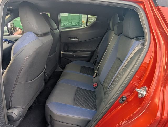 Used 2020 Toyota C-HR XLE FWD image 11