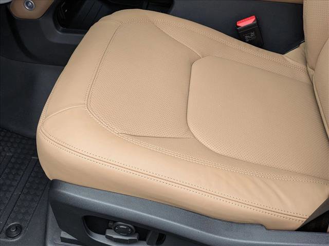 New 2026 Land Rover Defender 110 S image 4