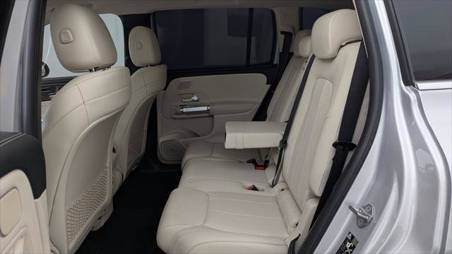 Used 2021 Mercedes-Benz GLB 250 w/ Premium Package image 17