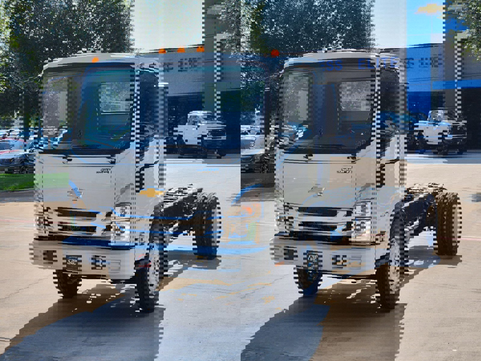 New 2025 Chevrolet Low Cab Forward image 9