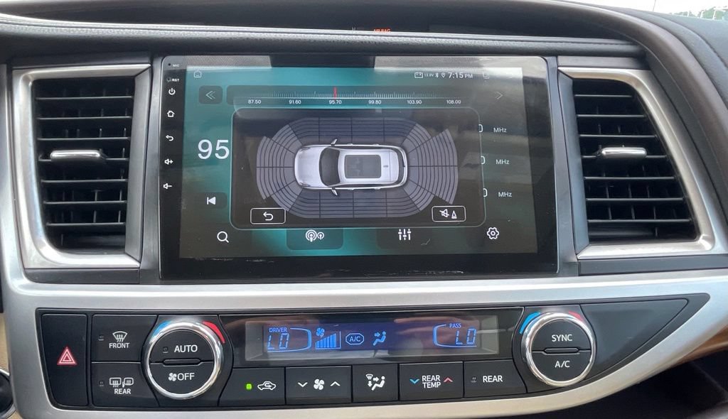 Used 2017 Toyota Highlander Limited FWD image 23