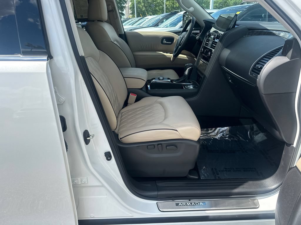 Used 2024 Nissan Armada Platinum w/ Captain's Chairs Package RWD image 11