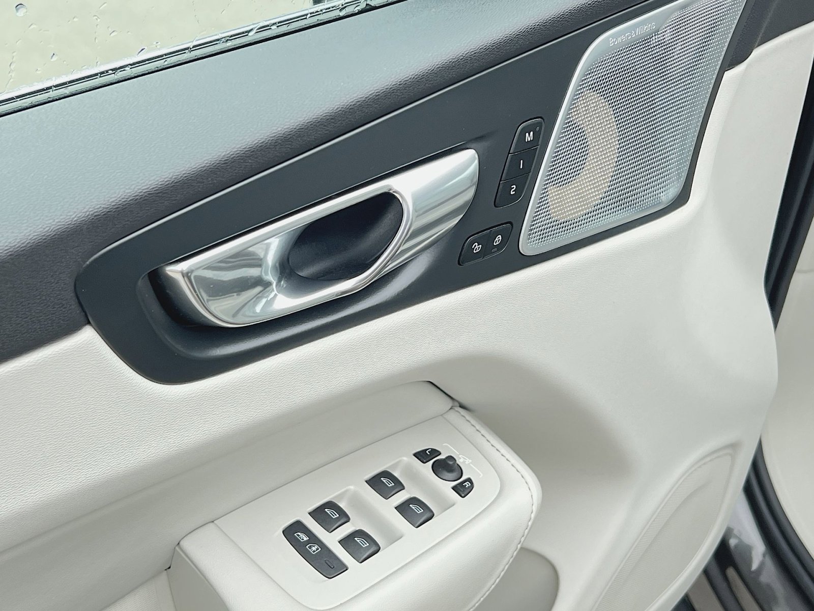 Used 2018 Volvo XC60 T6 Inscription w/ Luxury Seat Package image 15