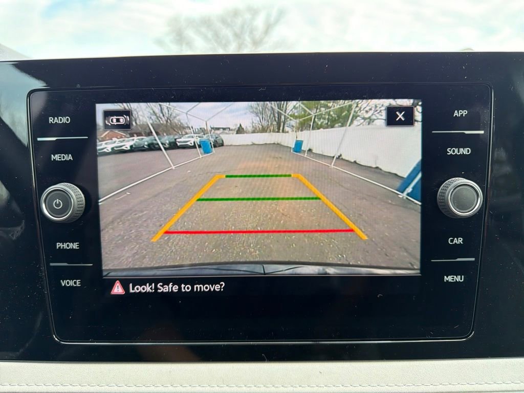 New 2026 Volkswagen Taos SE FWD image 21