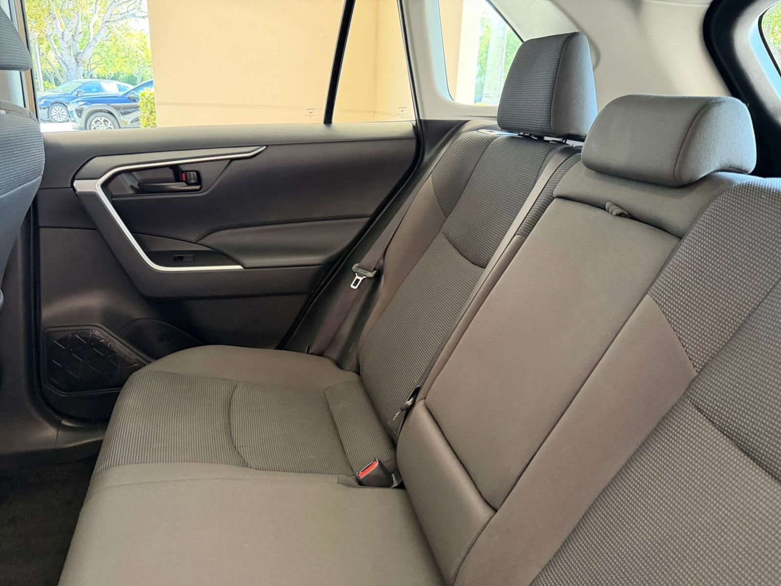 Used 2025 Toyota RAV4 LE AWD/4WD image 34