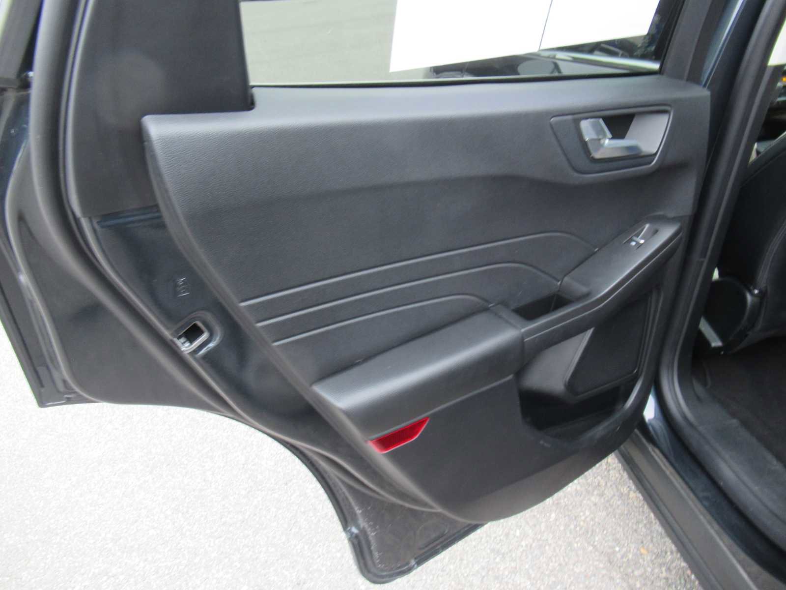 Used 2022 Ford Escape Titanium image 16