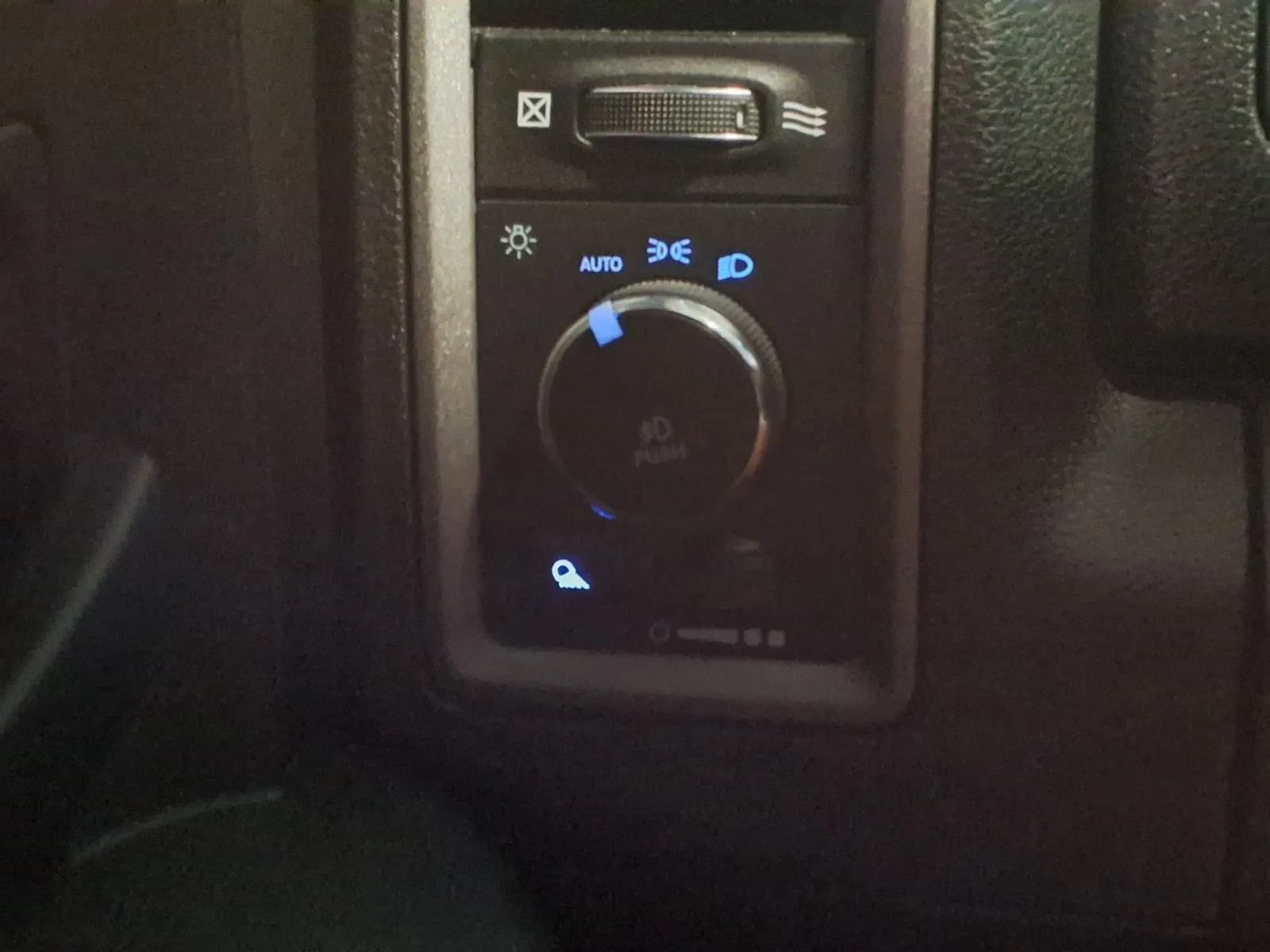 Used 2022 RAM 1500 Express w/ Wheel & Sound Group AWD/4WD image 24