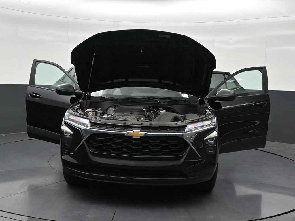 Used 2024 Chevrolet Trax LS FWD image 36