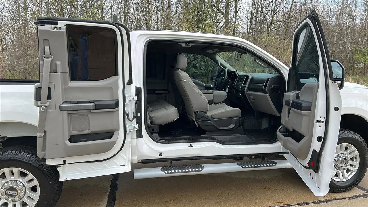 Used 2018 Ford F250 XLT w/ XLT Value Package image 45