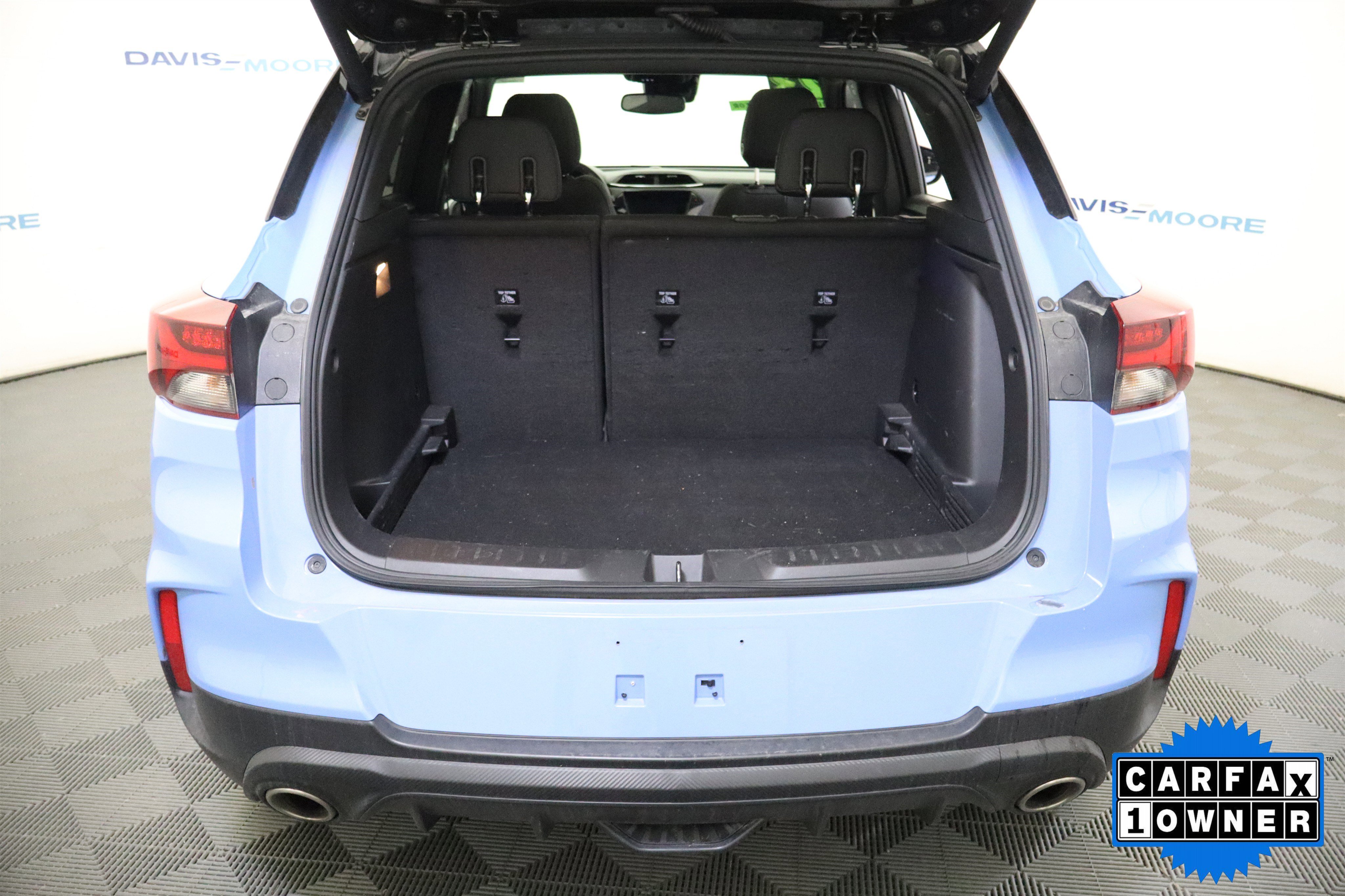 Used 2023 Chevrolet TrailBlazer RS w/ Sun and Liftgate Package FWD image 9