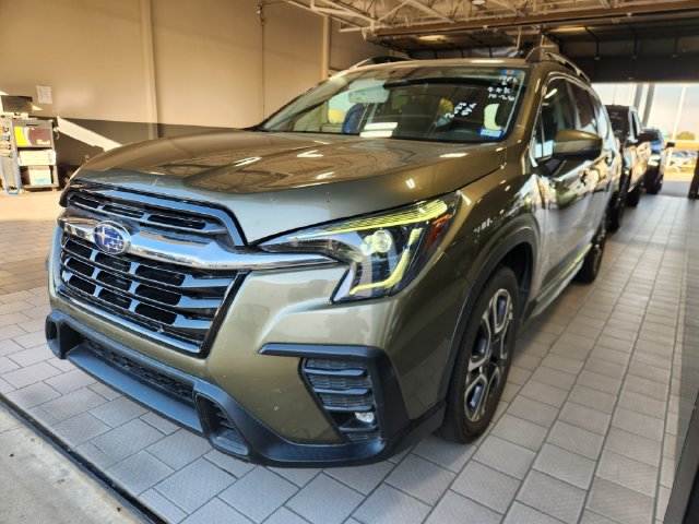 Used 2023 Subaru Ascent Limited AWD/4WD image 3