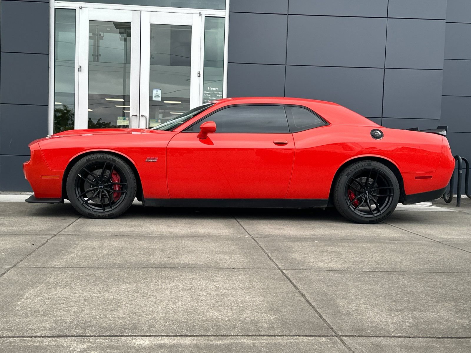 Used 2016 Dodge Challenger SRT w/ Technology Group RWD image 6