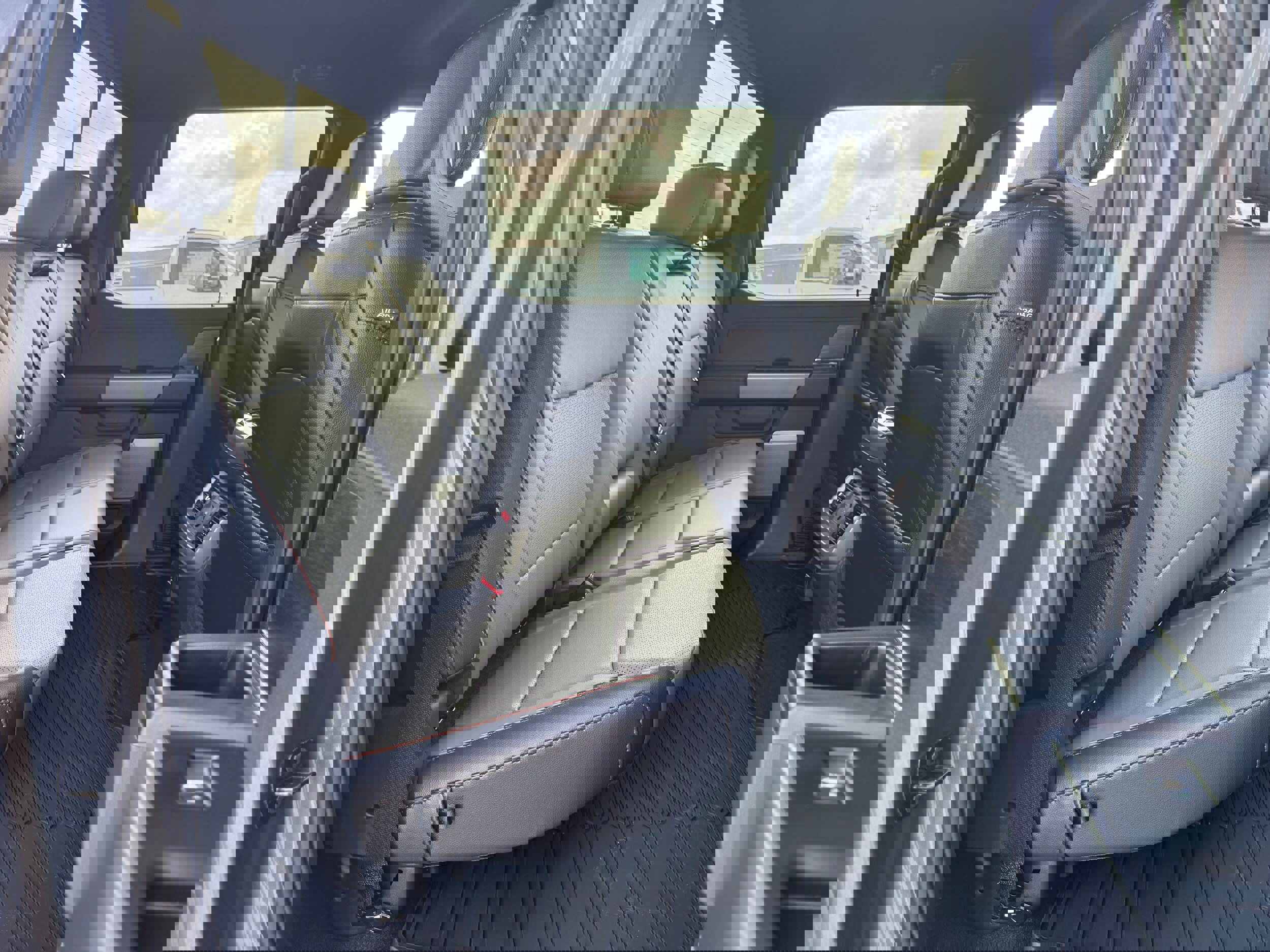 New 2025 Ford F150 Lariat w/ Equipment Group 501A Mid image 24