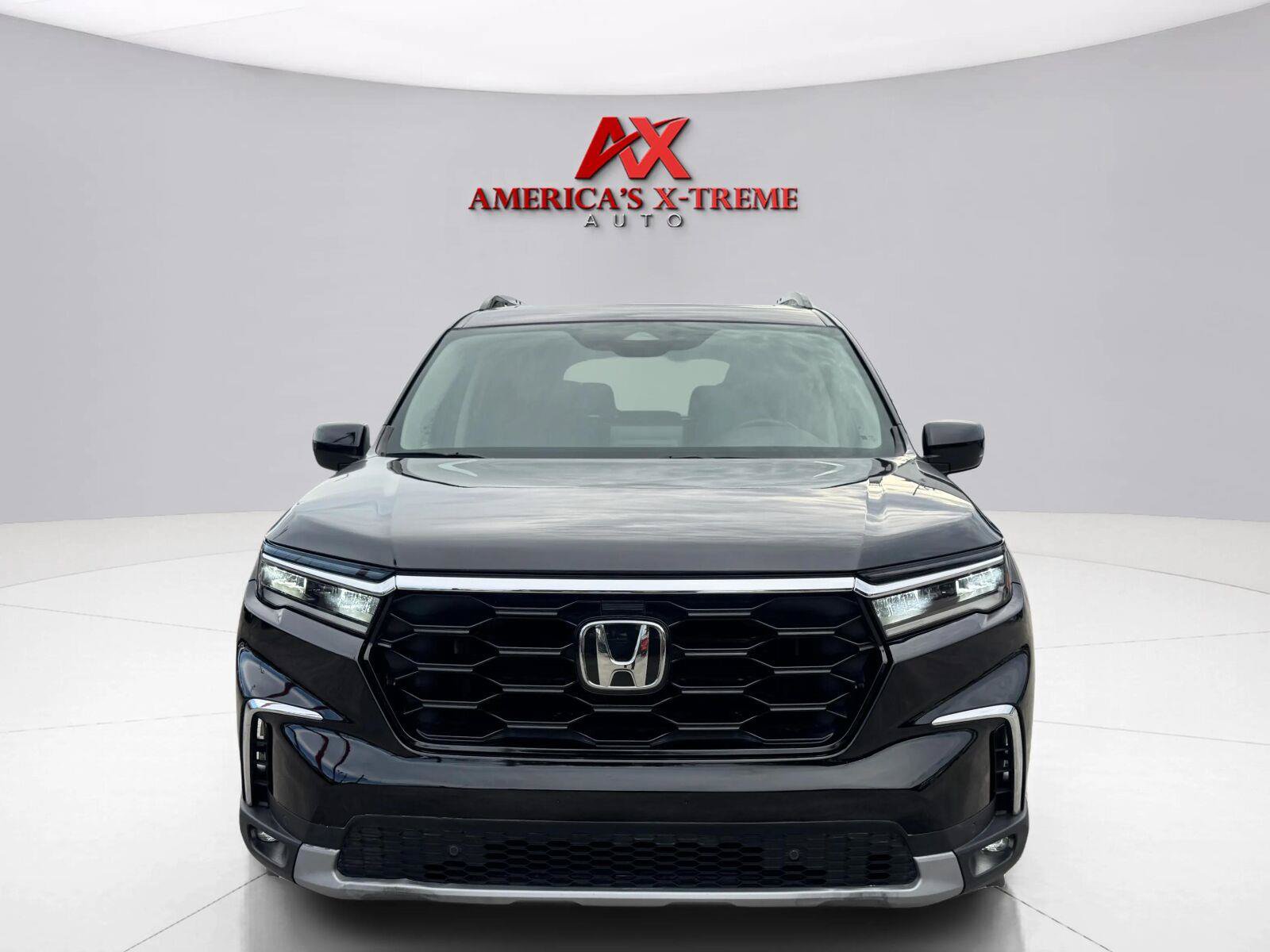 Used 2023 Honda Pilot Touring image 9