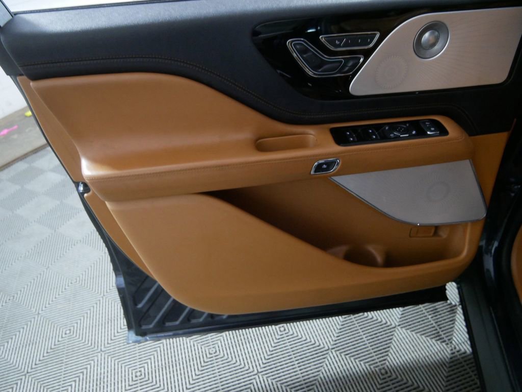 Used 2020 Lincoln Aviator Black Label image 12