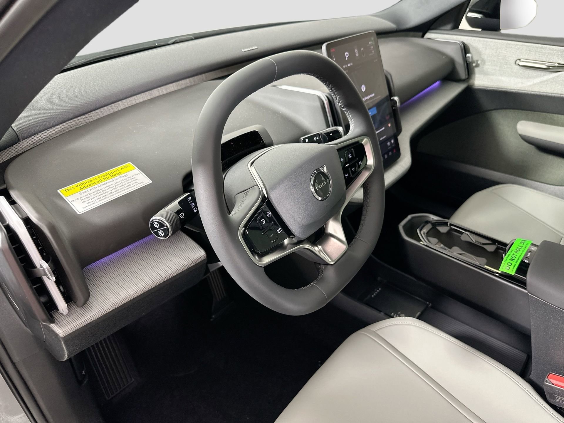 New 2025 Volvo EX30 Plus w/ Protection Package Premier image 9