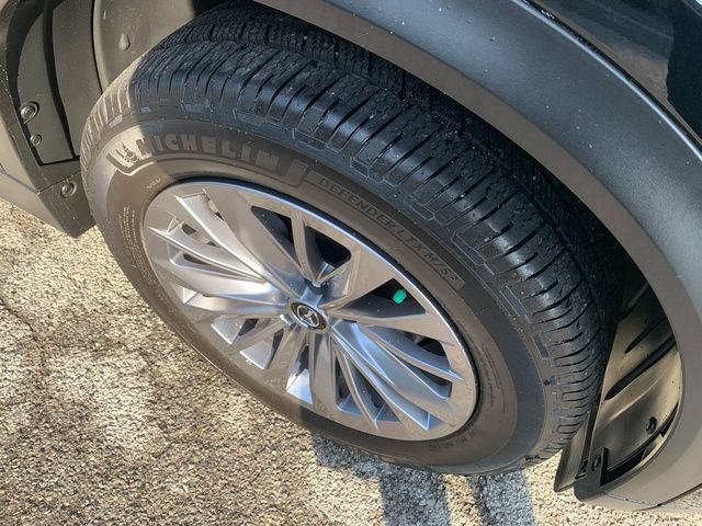 Certified 2024 MAZDA CX-90 3.3 Turbo w/ Preferred Package AWD/4WD image 9