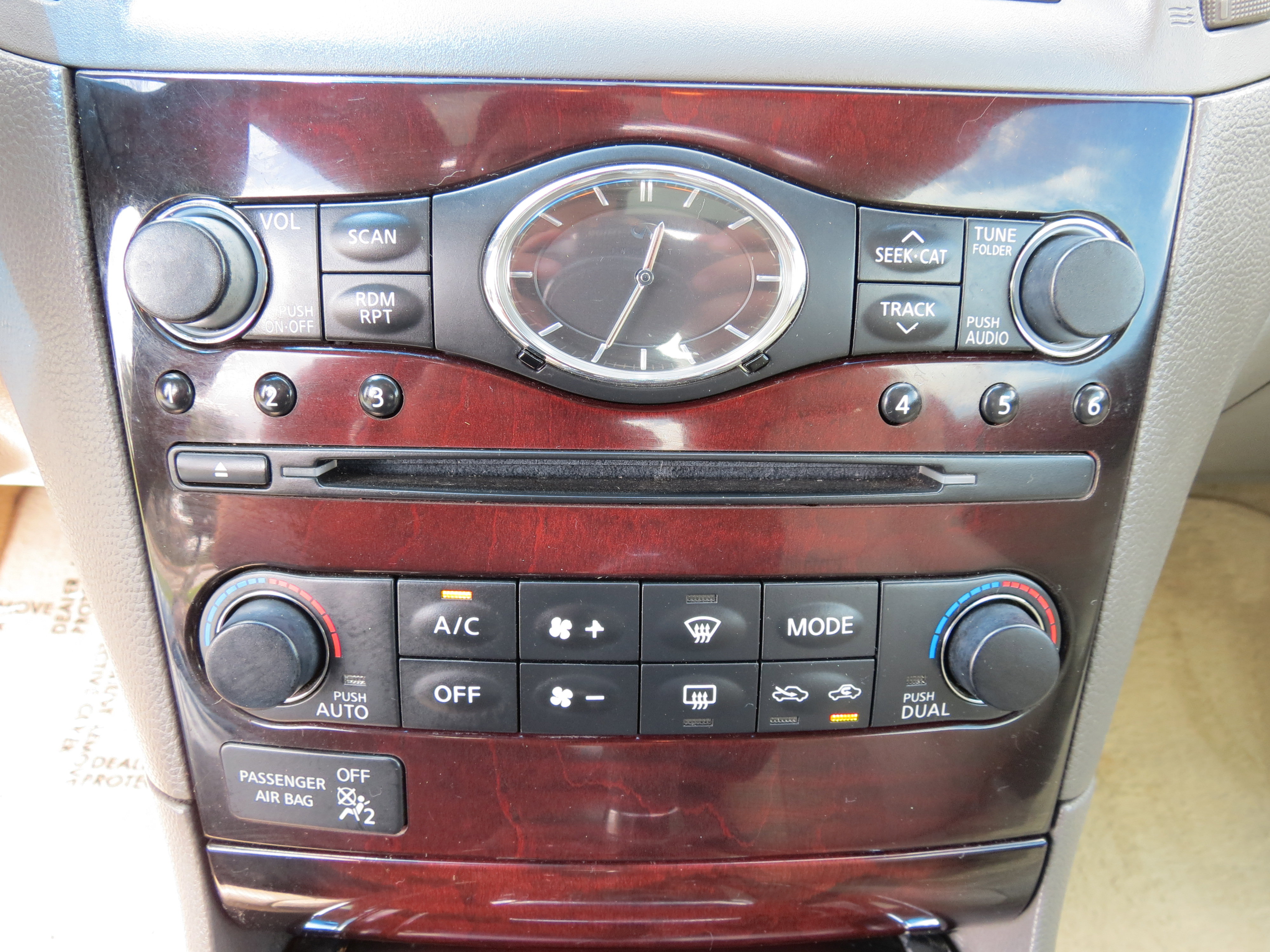 Used 2010 INFINITI G37 x w/ Premium Pkg image 22