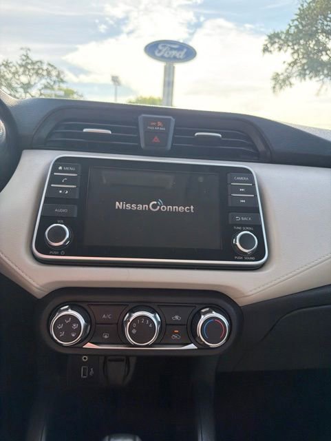 Used 2022 Nissan Versa SV FWD image 8