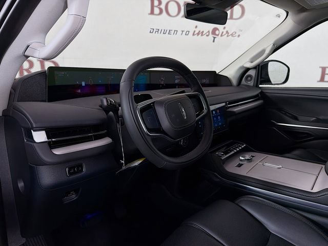 New 2025 Lincoln Navigator L Reserve AWD/4WD image 9