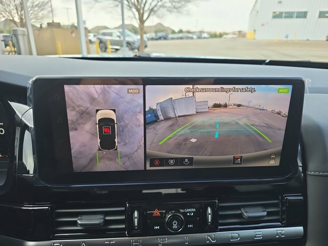 New 2026 Nissan Pathfinder SL image 9