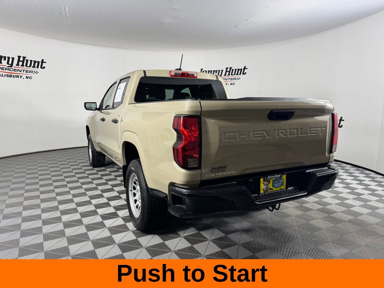 Used 2024 Chevrolet Colorado W/T image 9