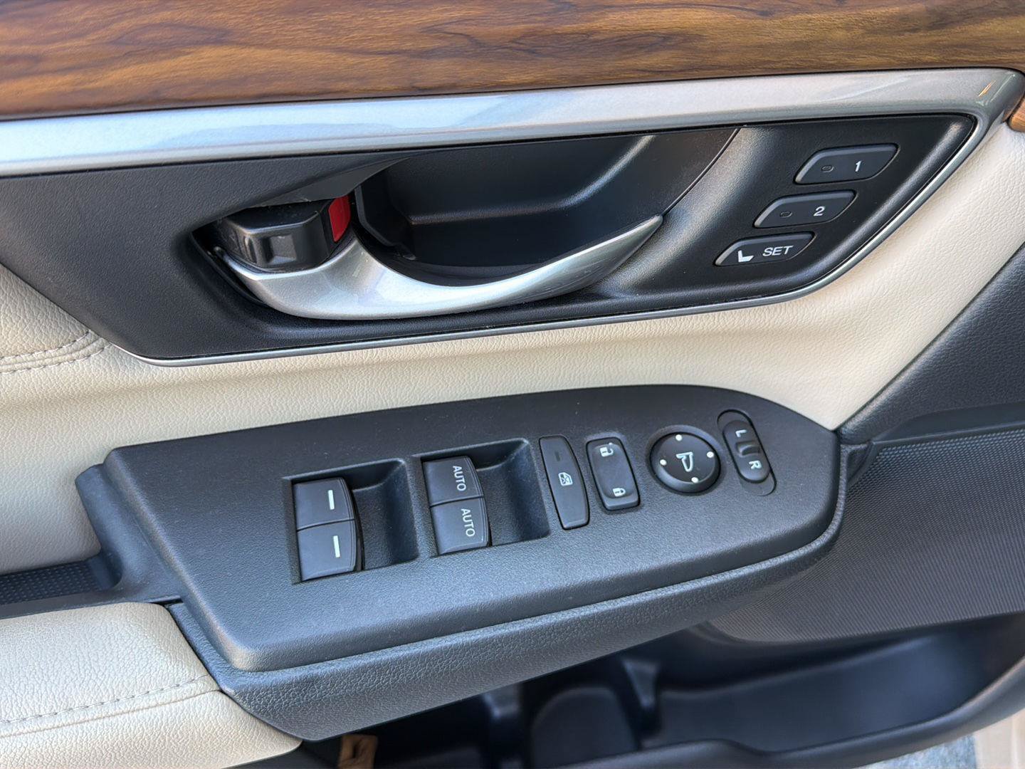 Used 2017 Honda CR-V EX-L image 32