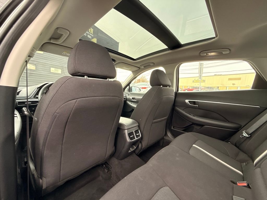 Used 2022 Hyundai Sonata SEL w/ Convenience Package image 16