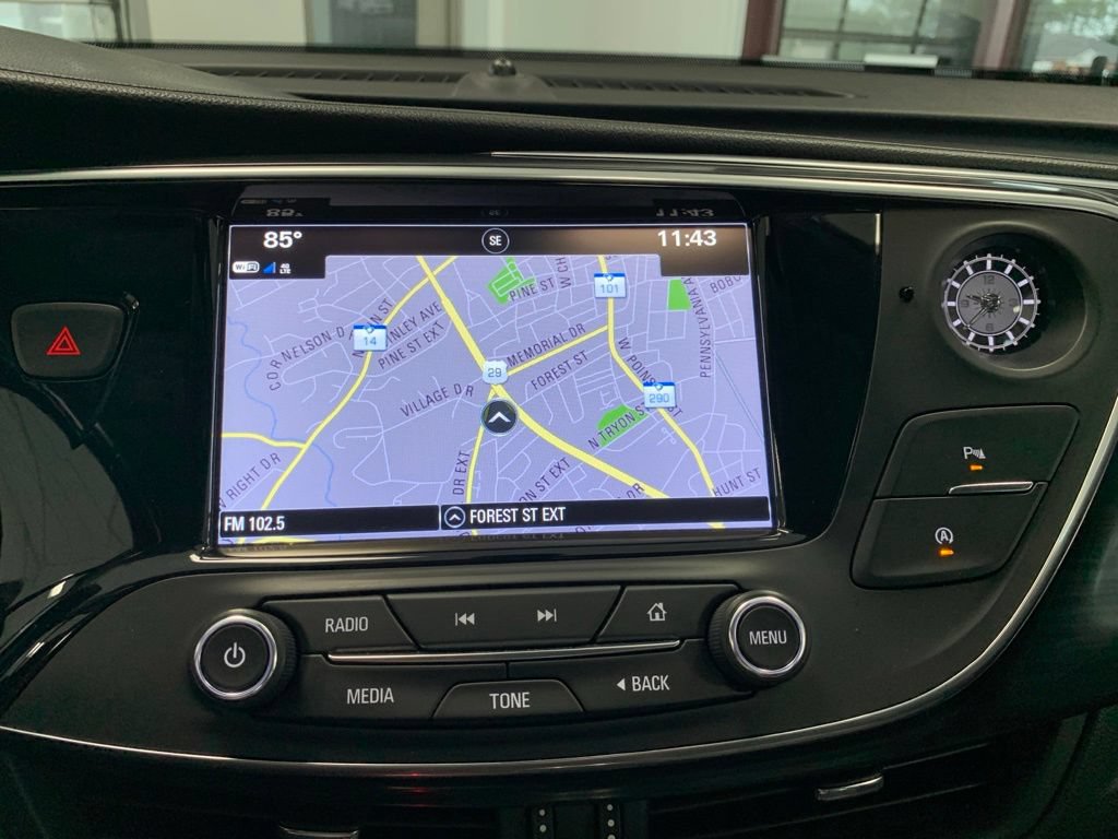 Used 2019 Buick Envision Essence FWD image 19