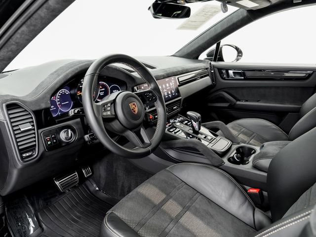 Certified 2023 Porsche Cayenne Turbo GT image 4