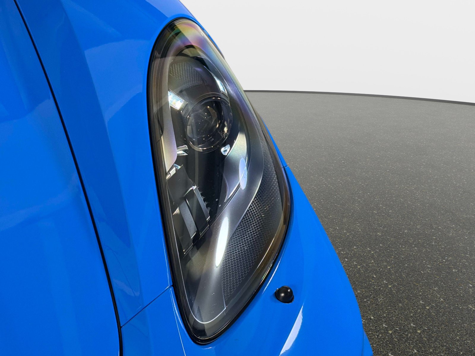 Used 2023 Porsche 718 Boxster Spyder RWD image 10