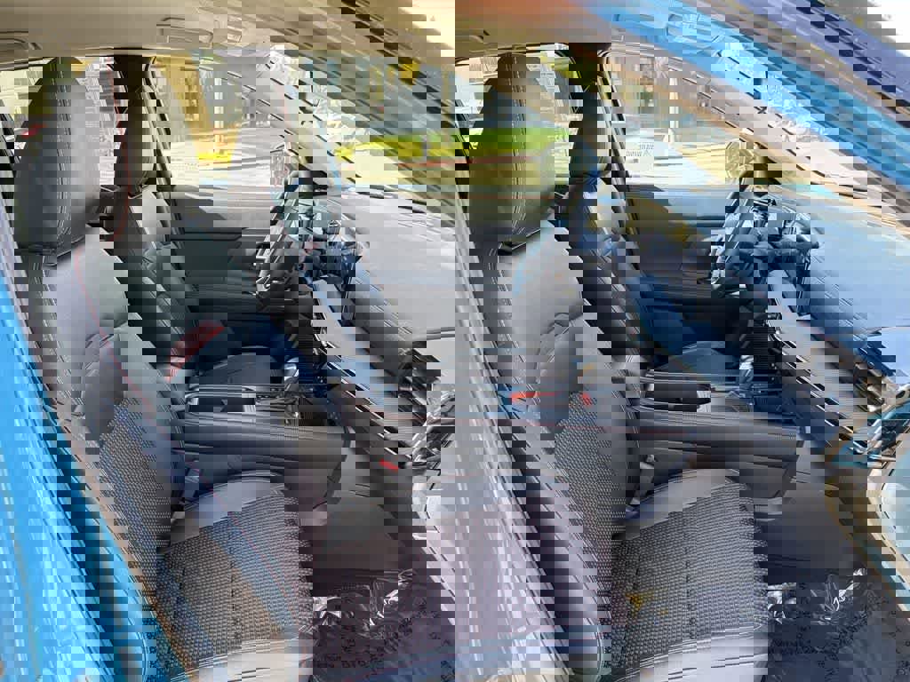 Used 2025 Nissan Kicks SR image 33