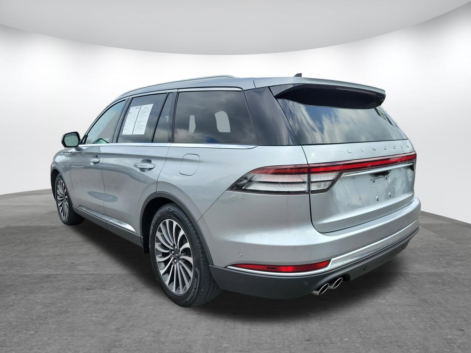 Used 2023 Lincoln Aviator Reserve w/ Equipment Group 201A image 32