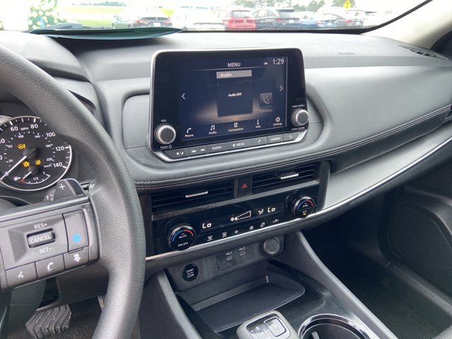 Used 2024 Nissan Rogue SV FWD image 23