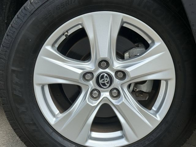 Used 2019 Toyota RAV4 XLE FWD image 10