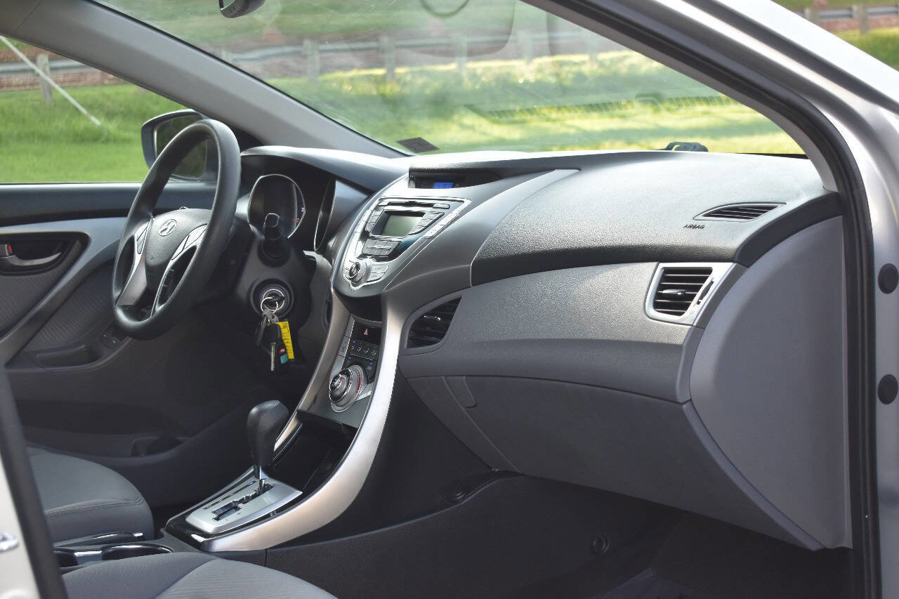 Used 2012 Hyundai Elantra GLS w/ Preferred Pkg 3 image 16